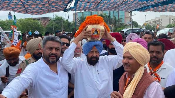 लालड़ू पहुंची श्री गुरु रविदास संकल्प यात्रा, डॉ. करिमपुरी ने भाजपा की कलश यात्रा पर साधा निशाना