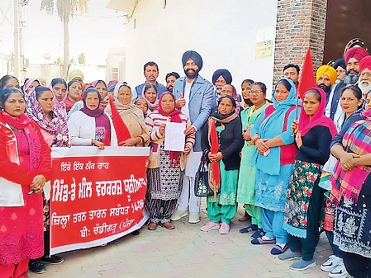 Budhlada News: मिड-डे मील वर्करों का जोरदार प्रदर्शन, कच्चे कर्मचारियों को पक्का करने की मांग