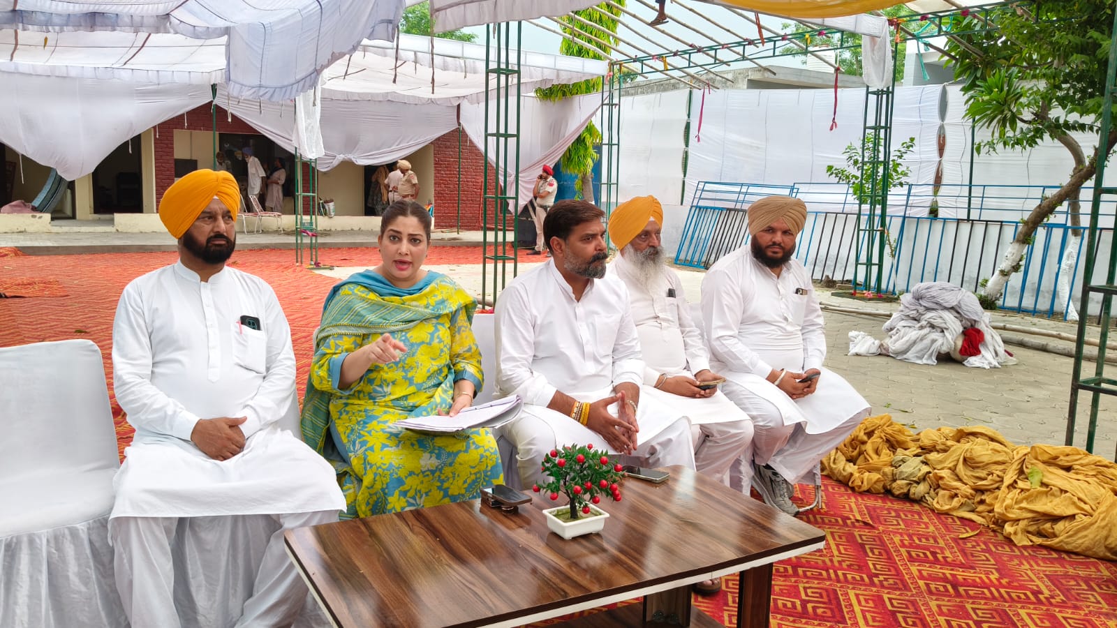 SDM ने इसरु में शहीदी समारोह की तैयारियों का लिया जायजा, अधिकारियों को सौंपी जिम्मदारियां