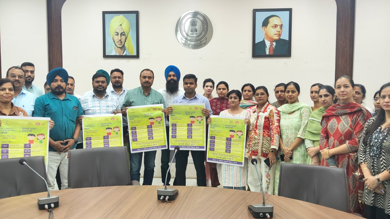 DC हिमांशु जैन ने नेशनल डीवॉर्मिंग डे का पोस्टर लॉन्च किया, लुधियाना में 100% कवरेज की अपील की