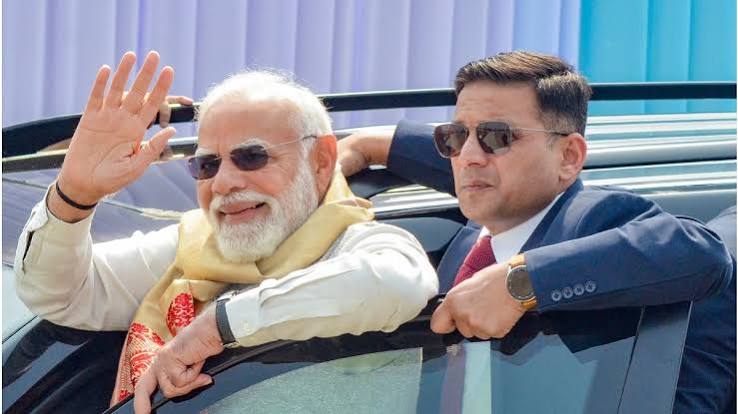 PM Modi Mumbai Visit: कार्यक्रम स्थल से 2 संदिग्ध हिरासत में, फर्जी PMO ID और बंदूक मिलने का दावा