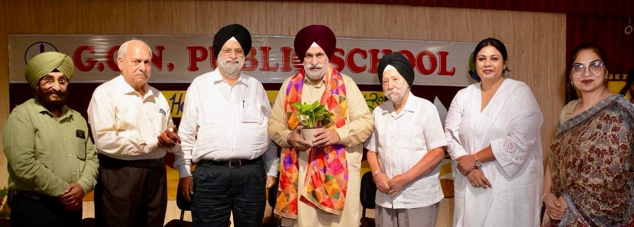 लुधियाना के गुजरांवाला गुरु नानक पब्लिक स्कूल में मनाया गया टीचर्स डे, प्रो. गुरभजन सिंह गिल रहे मुख्य अतिथि