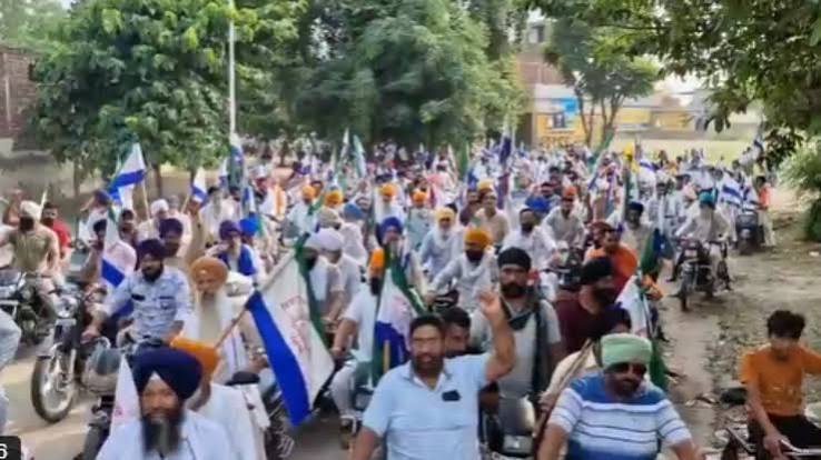अमृतसर : KMSC का प्रदर्शन, खाद की कमी और पराली जलाने की नीति पर सरकार को घेरा
