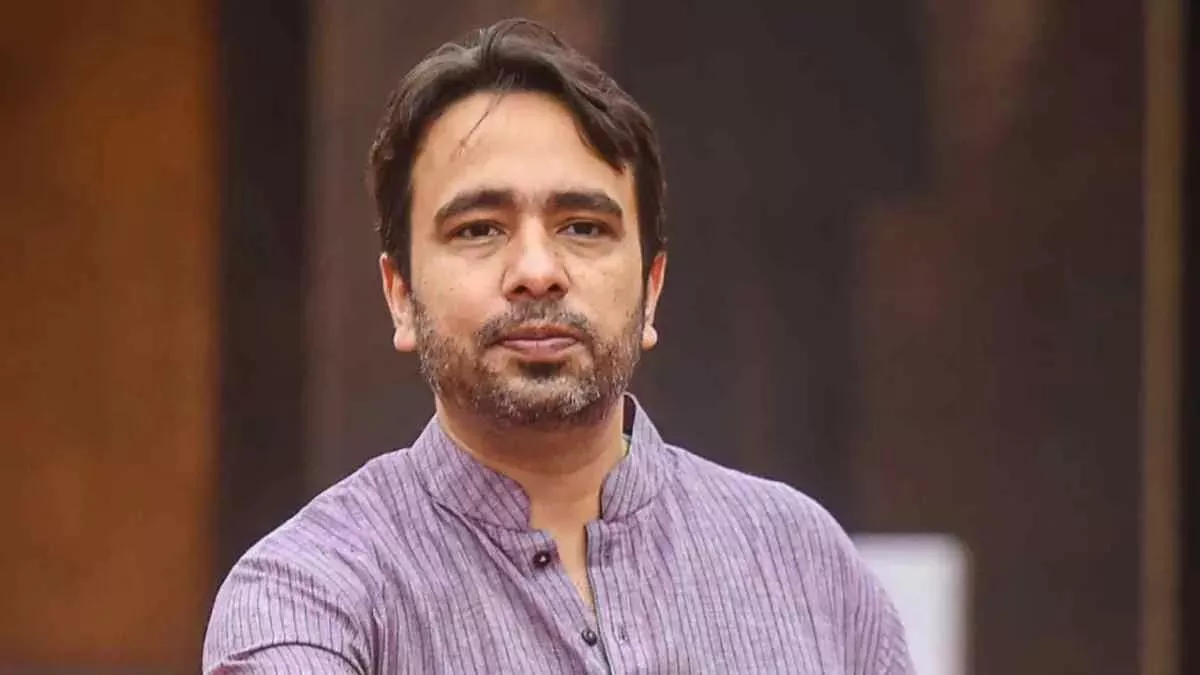 शिक्षक सिर्फ पढ़ाते नहीं, भविष्य गढ़ते हैं: शिक्षा में बदलती भूमिका और बढ़ती जिम्मेदारी