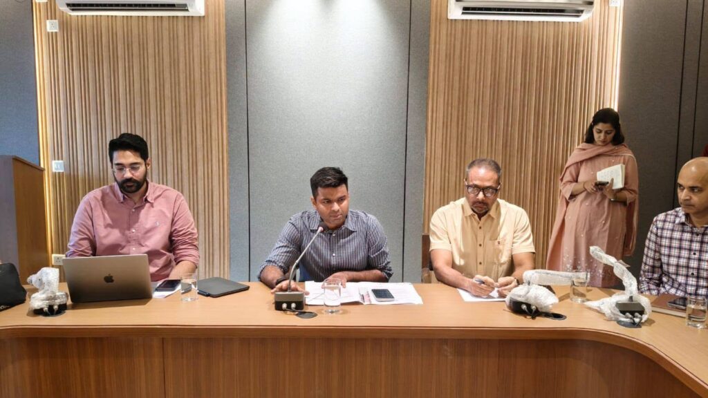 Ludhiana : हाई-रिस्क प्रेग्नेंसी की होगी सख्त मॉनिटरिंग, DC हिमांशु जैन ने SMOs को दिए निर्देश