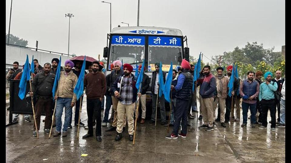 PRTC पनबस यूनियन की ट्रांसपोर्ट से मीटिंग खत्म, समझौते के बाद बस स्टॉप स्ट्राइक टली