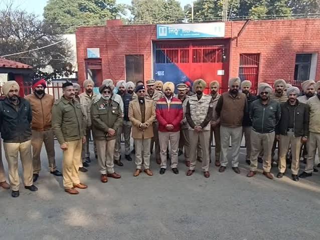 Barnala Police Action: नशे के खिलाफ बरनाला में स्पेशल सर्च ऑपरेशन, संदिग्ध ठिकानों पर रेड