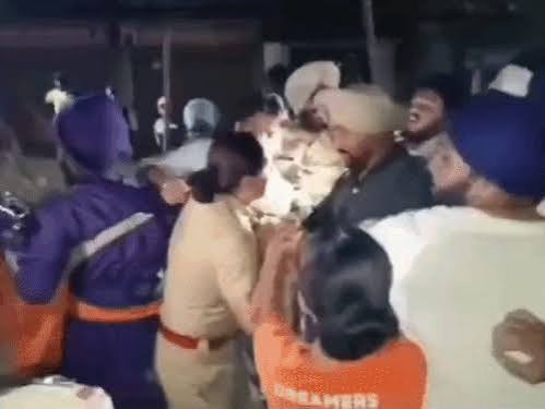 अमृतसर : झबाल रोड पर हंगामा, निहंग सिंहों के बीच मारपीट; SHO से भी हाथापाई की खबर