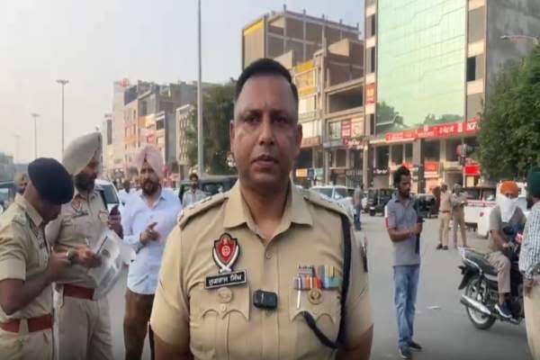 अमृतसर में स्पेशल चेकिंग अभियान: ब्लैक फिल्म, हथियार और तेज म्यूजिक पर सख्ती