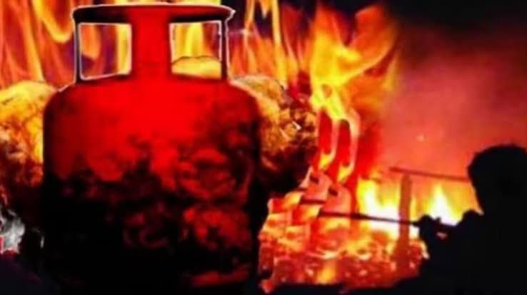 Bathinda Cylinder Blast: बठिंडा में सिलेंडर फटने से हादसा, मां और दो बेटियां गंभीर घायल
