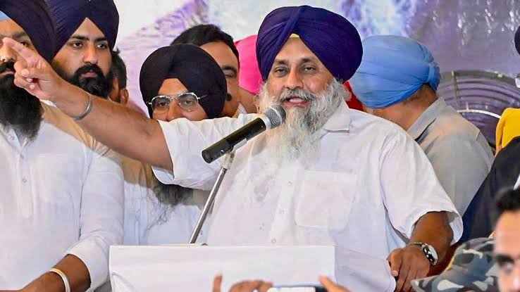 अकाली दल का AAP सरकार पर हमला, सुखबीर बादल बोले- सत्ता में आए तो ड्रग तस्करों की संपत्ति होगी जब्त