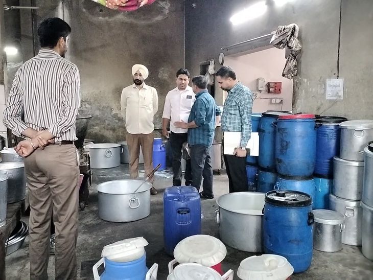 नाभा में दूध और डेयरी उत्पादों की दुकानों पर हेल्थ विभाग की रेड, दूध-पनीर के लिए सैंपल