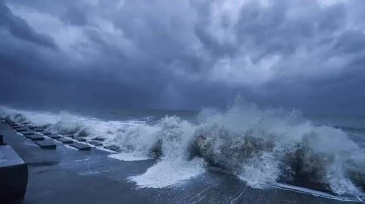 Cyclone Arnab Alert: ओडिशा में चक्रवात का खतरा, मछली पकड़ने पर रोक; कई जिलों में पर्यटन गतिविधियां बंद