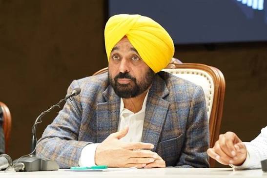 पंजाब में CM भगवंत मान से जुड़े ठिकानों पर CBI रेड के बाद सियासी घमासान, 2027 चुनाव से जोड़ा मामला